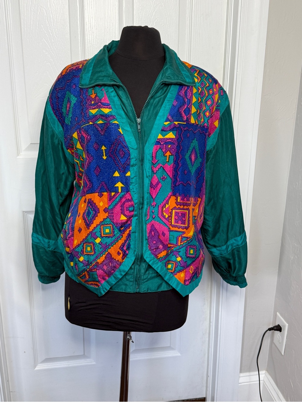 Vintage 1980s/1990s Bogari 100% silk windbreaker jacket